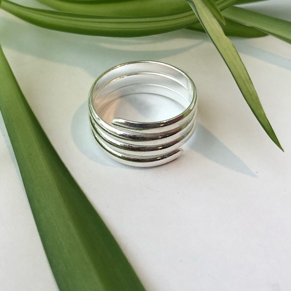 Silver ring - Picture 2 of 2